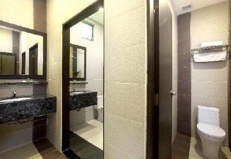 Bathroom 2, Yangtze Hotel Permas Jaya, Johor Bahru