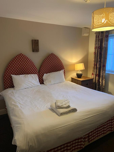 Bedroom 5, The Barrington Arms Hotel, Oxfordshire