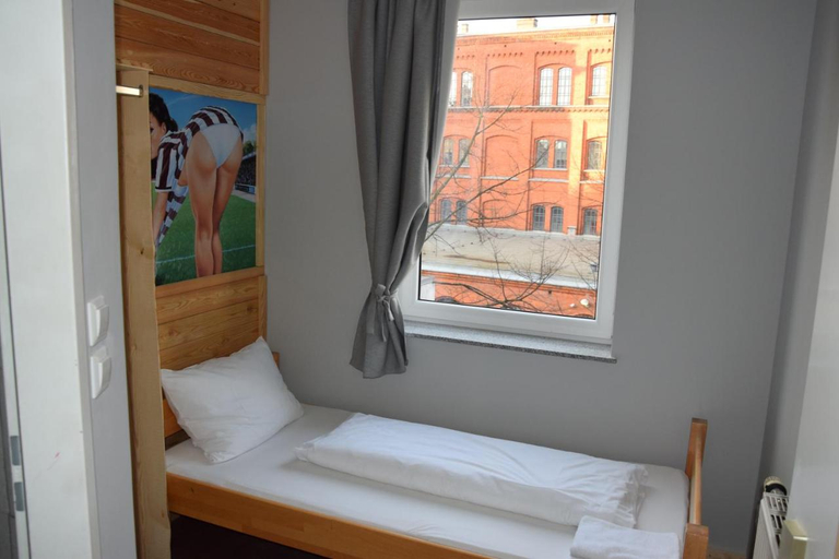 Bedroom 3, Hamburger Alm Hotel St. Pauli, Hamburg