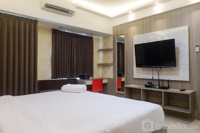 Bedroom 3, Luxurious Studio at Supermall Mansion By Travelio, Surabaya