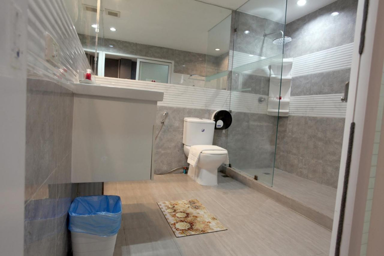 Bathroom 4, Del Mar Hotel, Pattaya