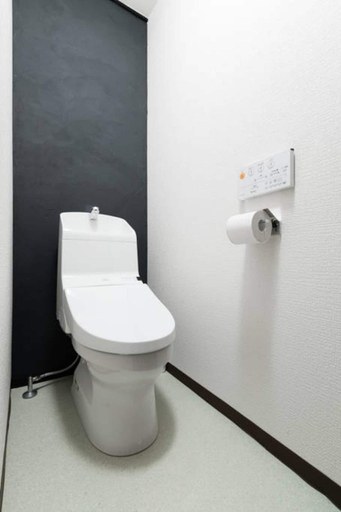 Bathroom 3, Onjuku Nakaz I, Osaka