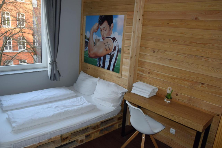 Bedroom 2, Hamburger Alm Hotel St. Pauli, Hamburg