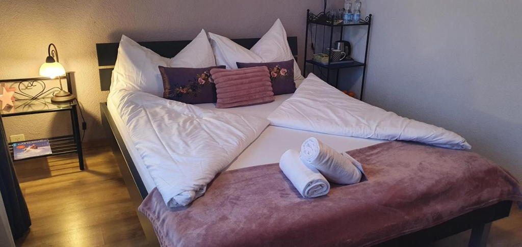 Bedroom, Hotel Rosengartli, Interlaken