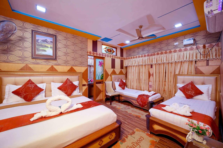 Bedroom 3, Hotel Shri Swarna's Palace, Tiruchirappalli