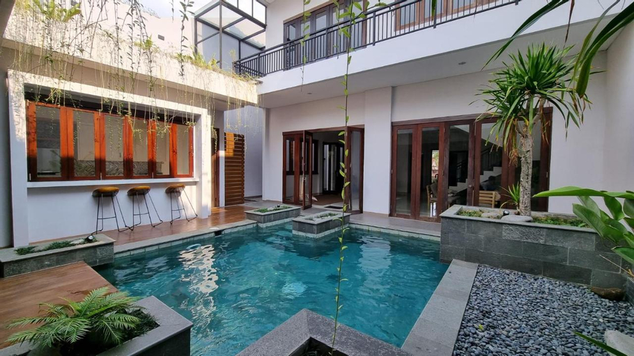 Namdur Villa Sariwangi Bandung, Cimahi