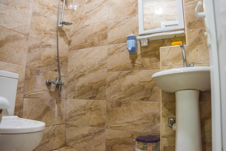 Bathroom 4, Oz Dunya Hotel, Fatih