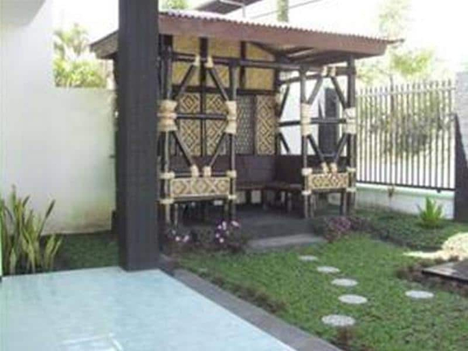 Others 2, Villa Keluarga "Pondok Daun", Malang