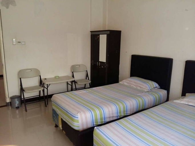Bedroom 2, KG (Kanaka Giana) Hotel, Maros