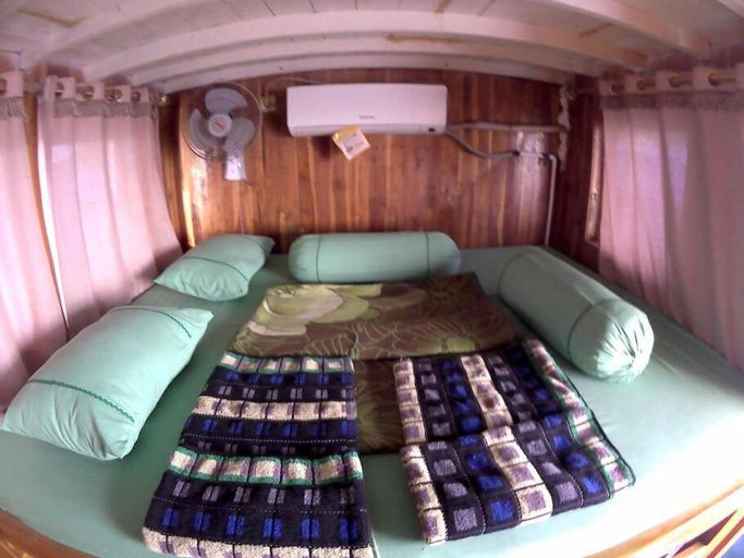 Bedroom 4, KOMODO BOAT CHARTER, West Manggarai