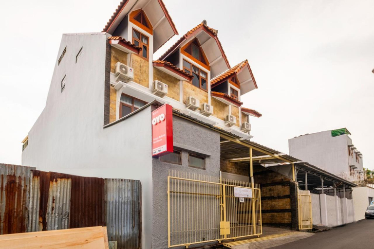 Exterior & Views 1, Bunga Bakung Residence, Bandung