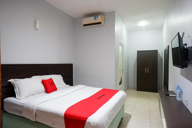 Bedroom 1, RedDoorz Plus @ Hotel Srikandi Kendari, Kendari