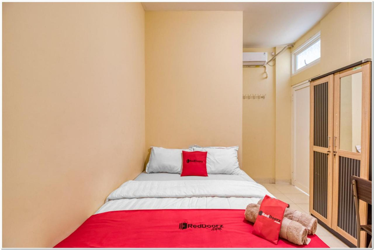 Bedroom 4, RedDoorz near Ramai Mall Malioboro 2, Yogyakarta
