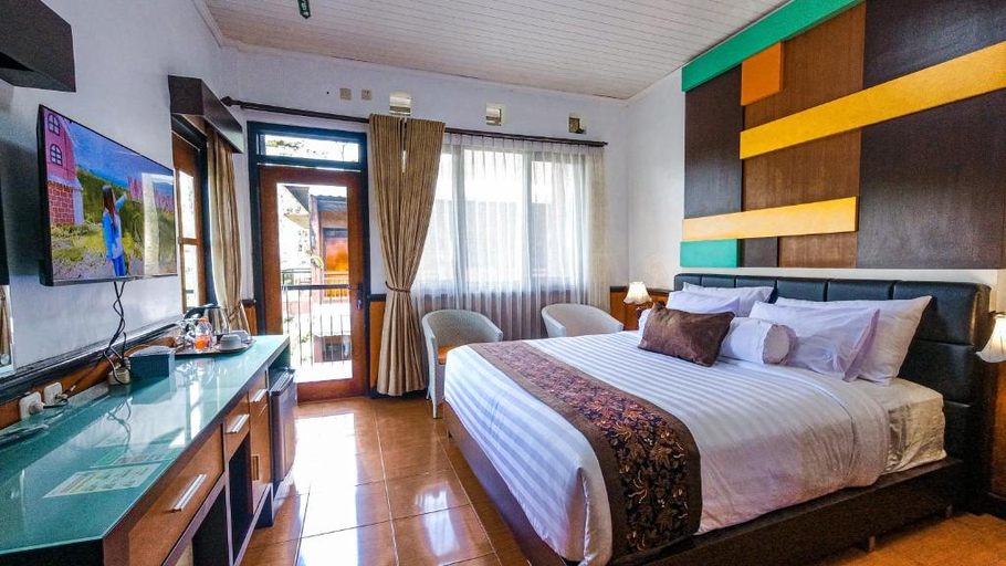 Bedroom 2, Rollaas Hotel and Resort, Malang