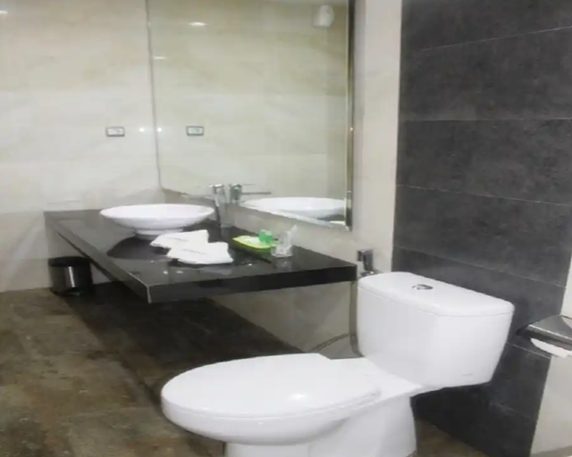 Bathroom, Guardian Family Hotel, Sorong