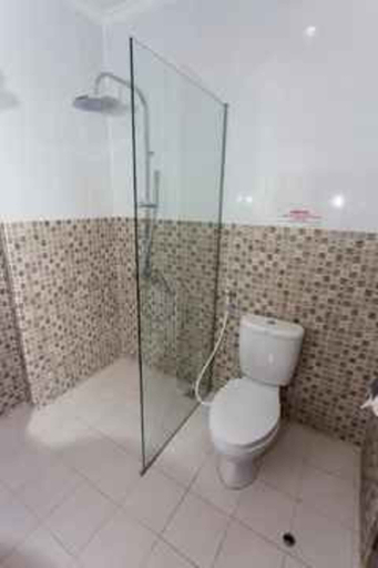 Bathroom 5, Sylvia Hotel Maumere, Sikka