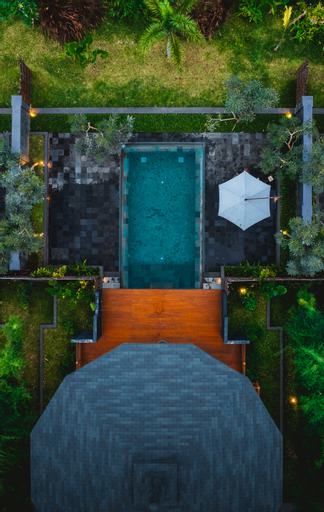 Exterior & Views 16