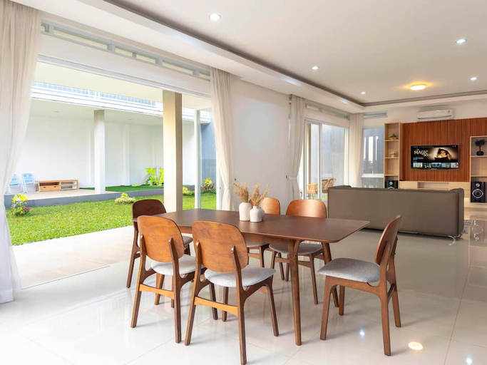 Kira House Bandung, Bandung