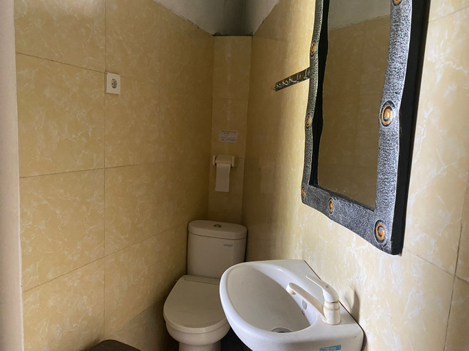 Bathroom 5, Amed Sari Beach Guesthouse, Karangasem