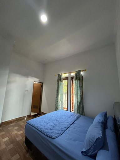 Bedroom 3, El Hafz Villa 3 - Near to Taman Safari, Bogor