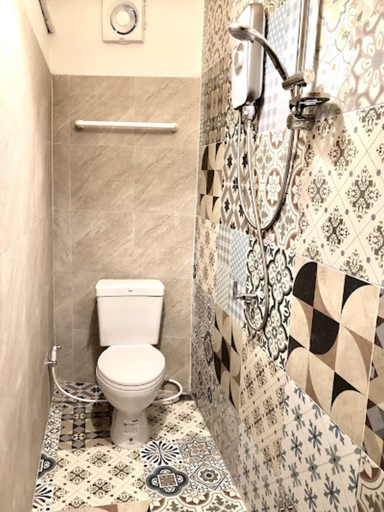 Bathroom, 24 Poshtel Salaya, Phuttha Mon Thon