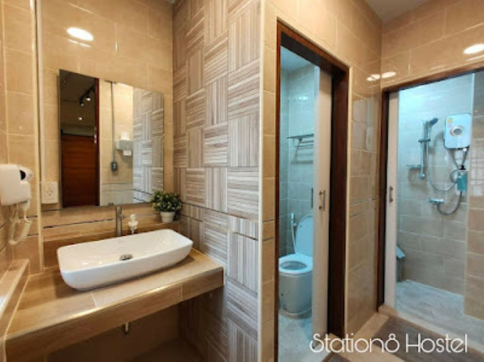 Bathroom, Station8 Hostel, Khlong San