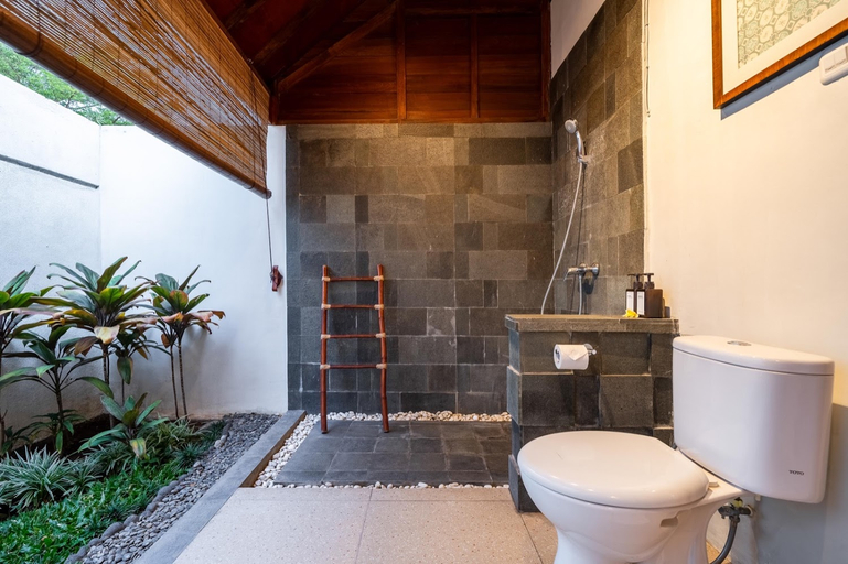 Bathroom, PAITON COTTAGE, Probolinggo