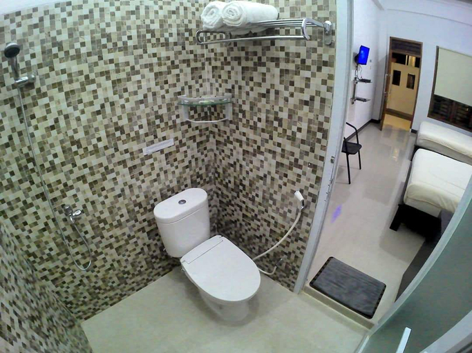 Bathroom 5, Amaryllis Guesthouse Syariah, Pacitan