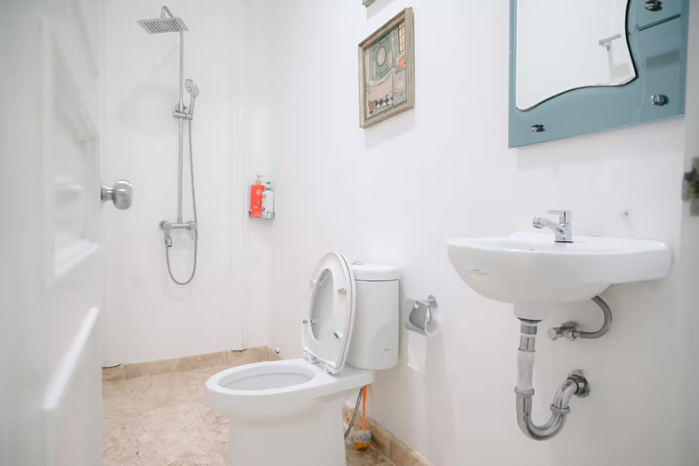 Bathroom, Kirana Guest House Bogor, Bogor