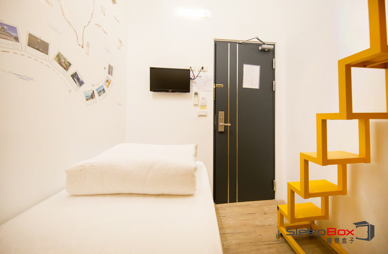 Bedroom, SleepBox Hostel, Taipei City