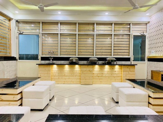 Others 4, Neelgagan Hotel, Delhi