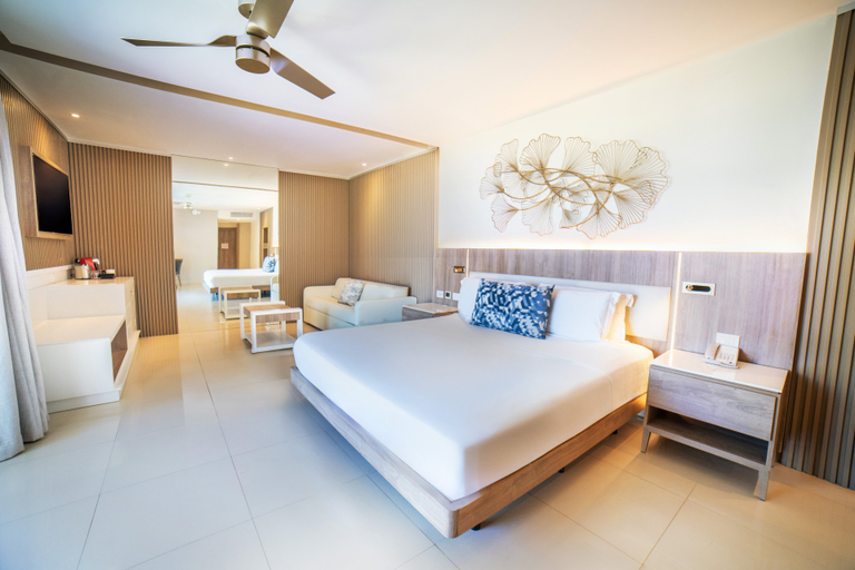 Bedroom, Royalton Punta Cana Autograph All-Inclusive Resort, Salvaleon de Higuey