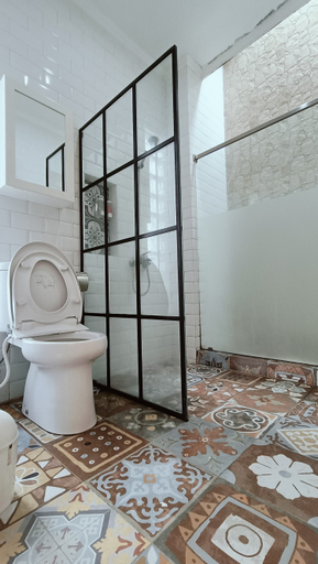 Bathroom, Griyo Kulo Lembang (family villa ), Bandung