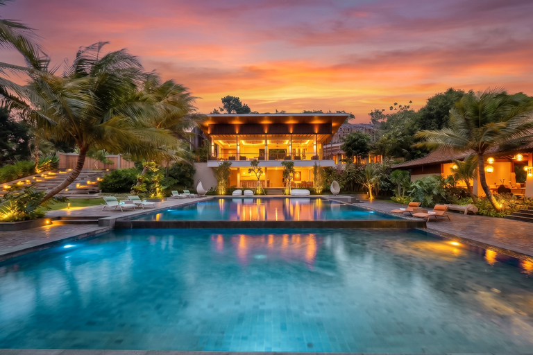 Exterior & Views