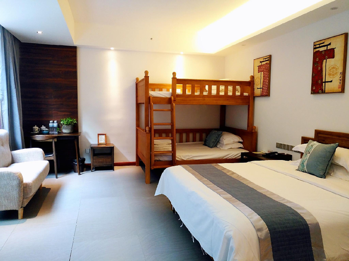 Bedroom, Yangshuo Li River Resort, Guilin