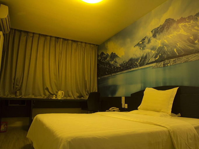 Bedroom, 7 Days Inn Qingdao Zhongshan Road, Qingdao