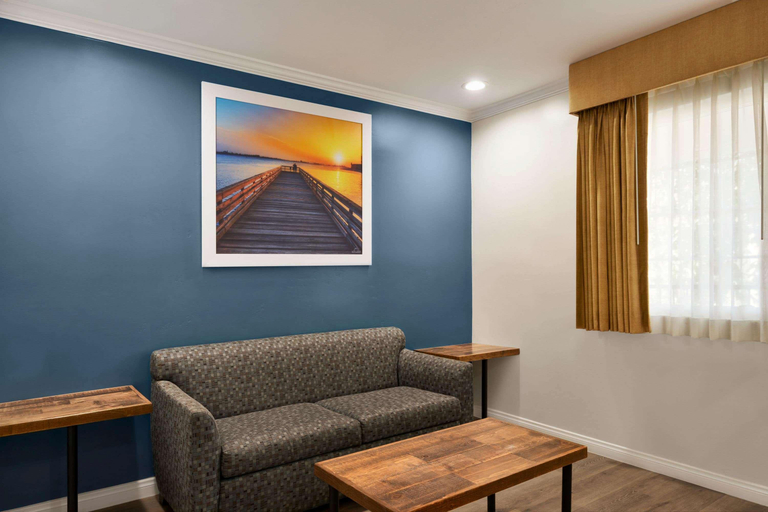 Public Area 2, Days Inn & Suites by Wyndham San Diego SDSU, San Diego