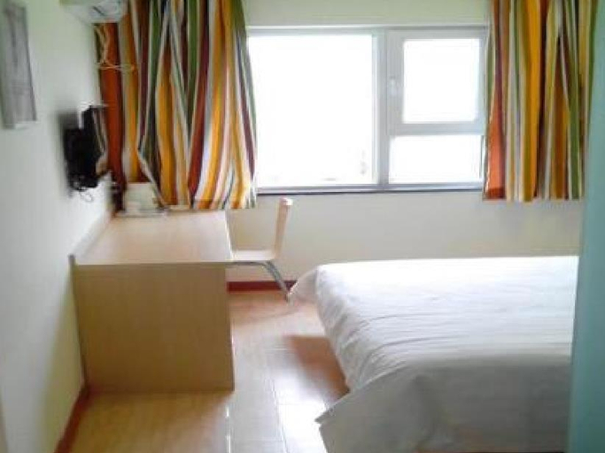 Bedroom 3, 7 Days Inn Korla Passenger Station, Bayin'gholin Mongol