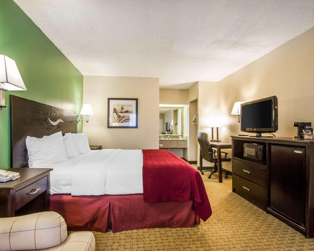 Bedroom 3, Quality Inn, Baldwin