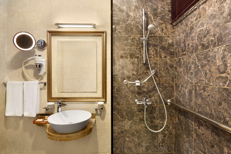 Bathroom 5, Ramada by Wyndham Baku, Baku