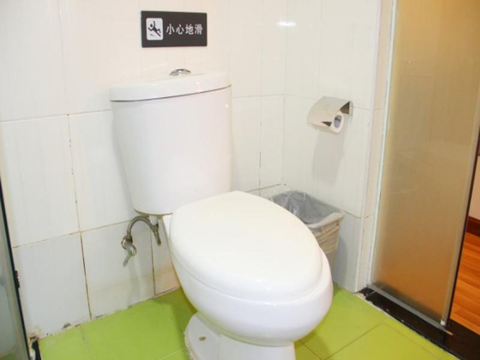 Bathroom 3, 7 Days Inn Changzhou Yancheng Technology Metro Station, Changzhou