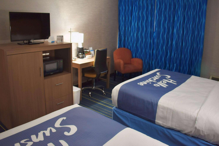 Bedroom 4, Days Inn by Wyndham Wayne, Passaic
