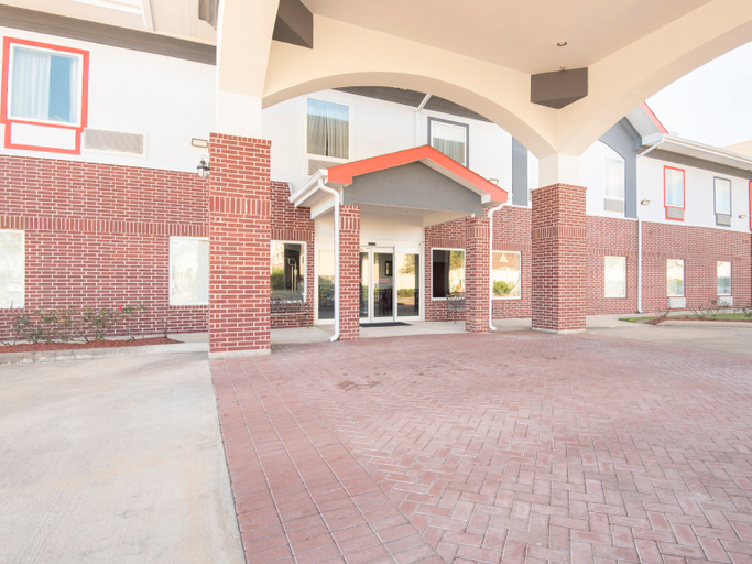 Exterior & Views 2, OYO Townhouse Clute Lake Jackson, Brazoria
