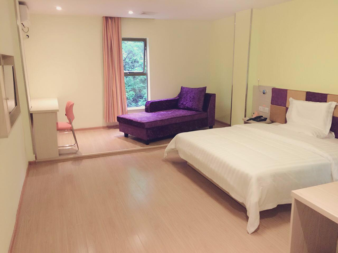 Bedroom 4, 7 Days Inn·Huitong Railway Station Square, Huaihua