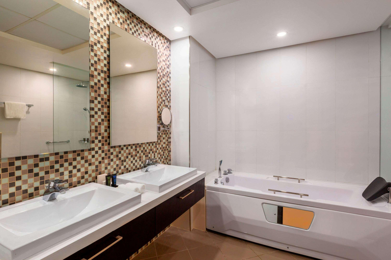 Bathroom 5, Ramada Hotel And Suites Amwaj Islands, Muharraq