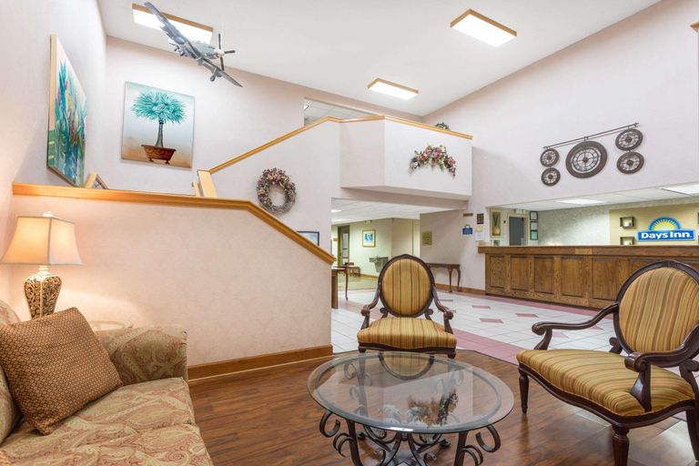 Public Area 3, Clarion Pointe Vidalia - Lyons West, Toombs