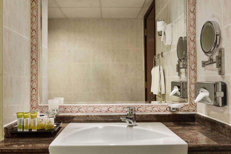 Bathroom 5, Ramada by Wyndham Beach Hotel Ajman, Ajman