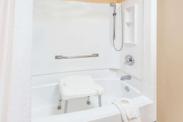 Bathroom 5, Baymont by Wyndham Elkhart, Elkhart
