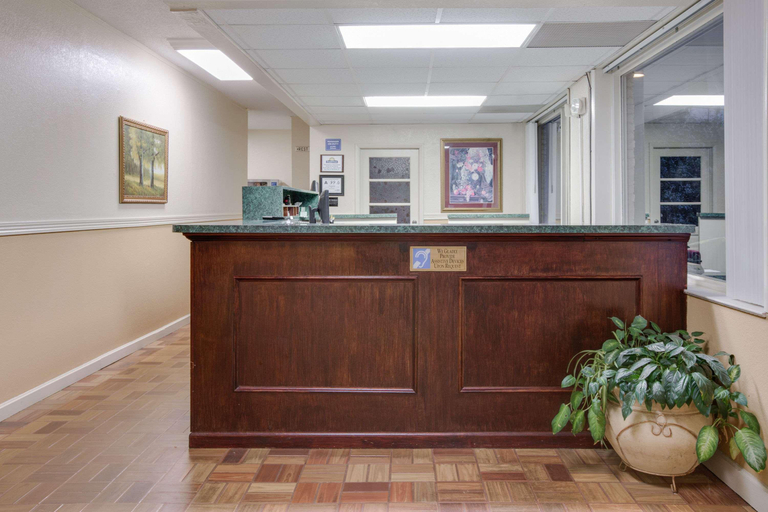 Public Area 2, Days Inn by Wyndham Asheville West, Buncombe