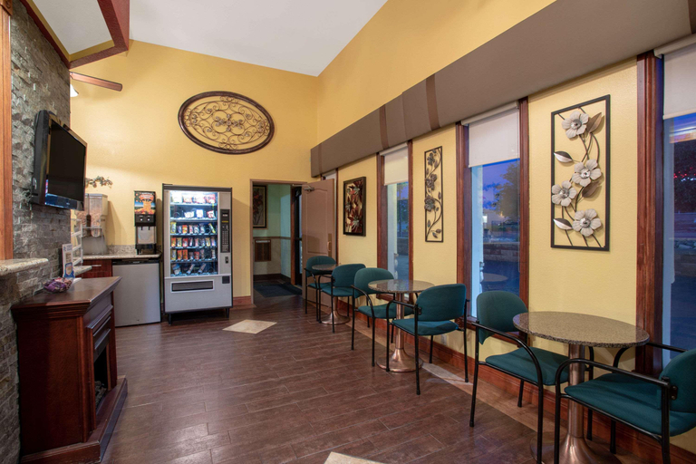 Public Area 3, Rockview Hotel Castle Rock Downtown, Douglas